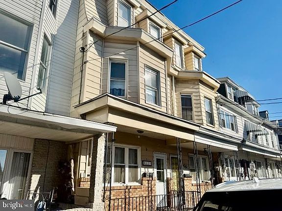 2nd image of 123 N Jardin St