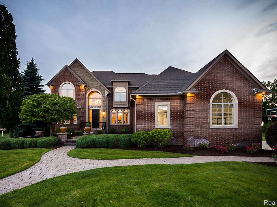 1st image of 24935 Ravine Ct