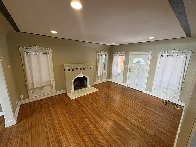 Classic 1929 2+2 Spanish bungalow. — Photo 4