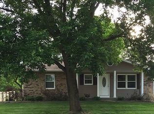 2138 Douglas St, Charleston, IL