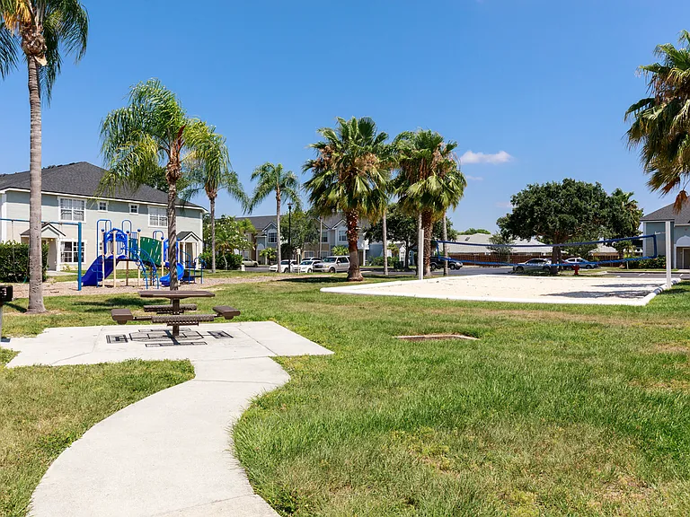 Pemberly Palms Apartment Homes — Photo 4