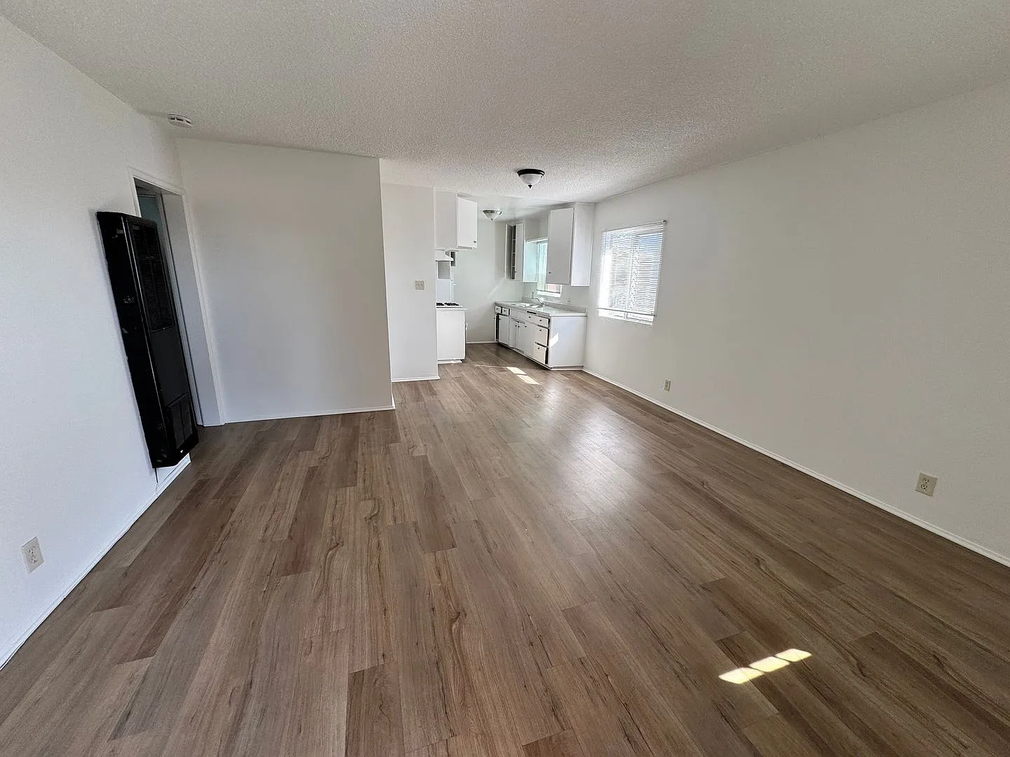 2165 Locust Ave — Photo 2