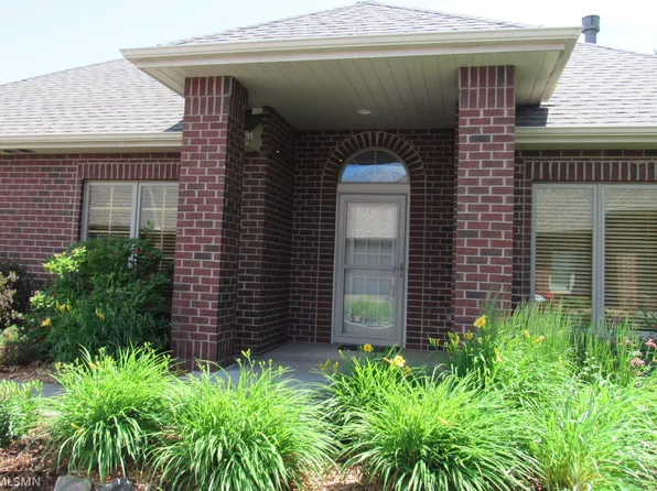 121 Deerwood Ct, Hudson, WI 54016