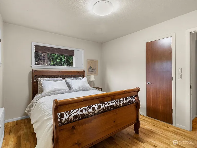 2120 Coleman St — Photo 14