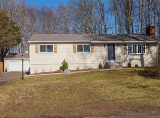 11 Northeast Dr, North Haven, CT 06473