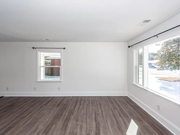 4742 Farmal St — Photo 21