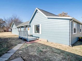 225 N Daily St, Mount Hope, KS 67108