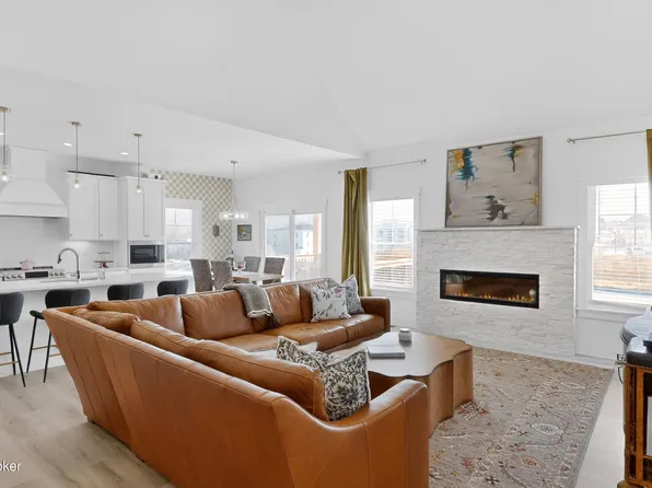 14612 Reserve Park Pl, Louisville, KY 40299