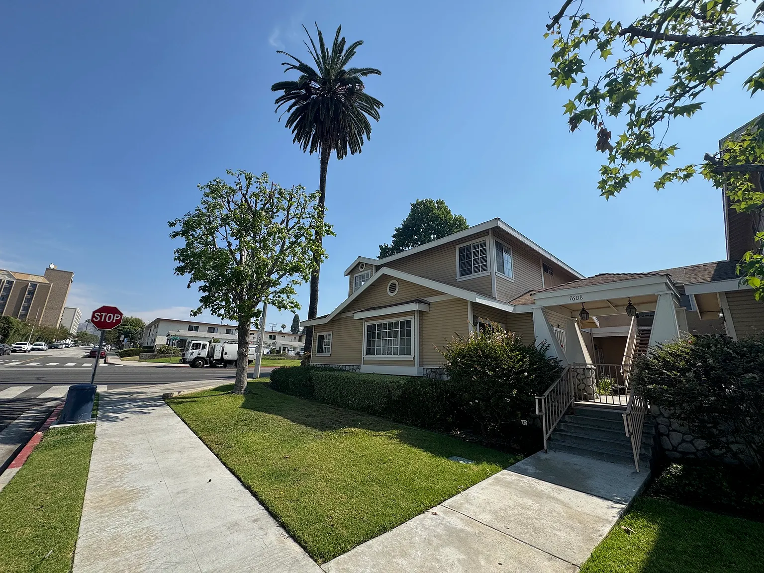 2 bed, $2,745 — Photo 1
