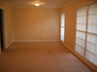 3797 Royal Crest Dr, Montgomery, AL 36109