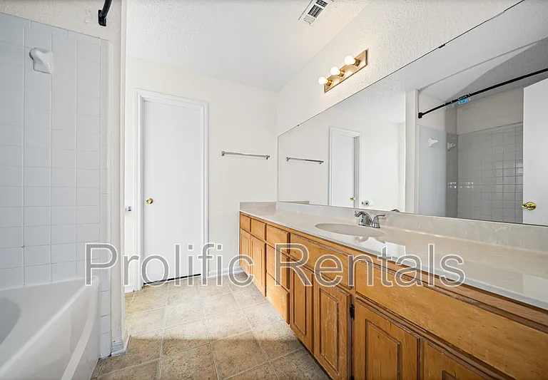 3211 Tom Lockett Dr — Photo 21