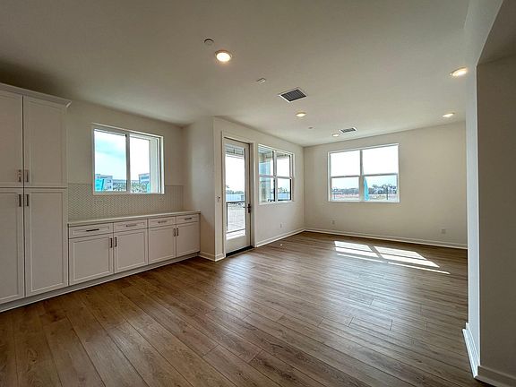 2nd image of 4061 Luna Pass #26