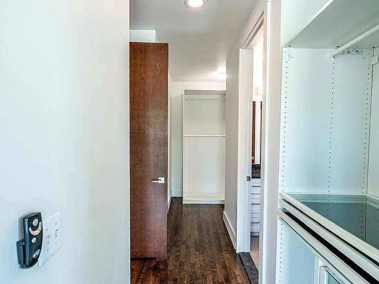 922 N Main St #212 — Photo 27