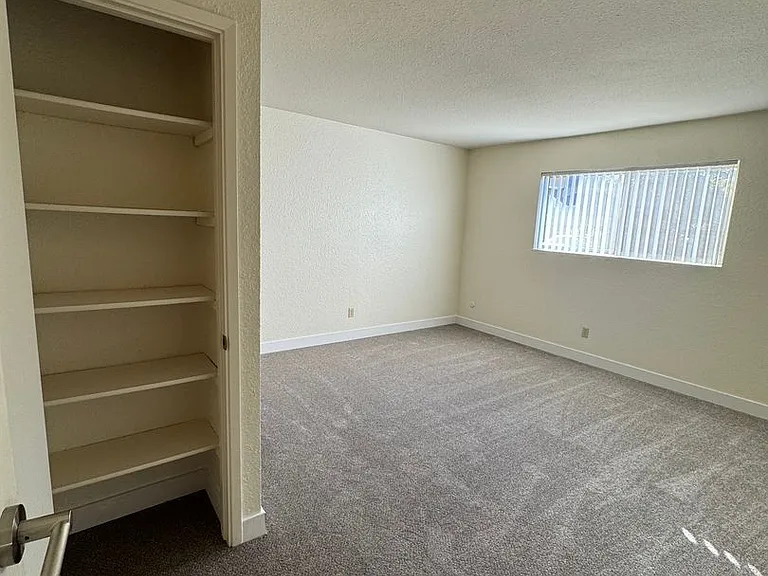 2950 Portage Bay — Photo 132