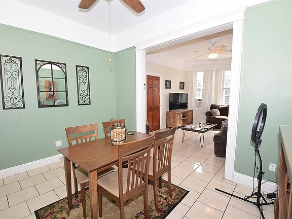 3rd image of 2314 41st St