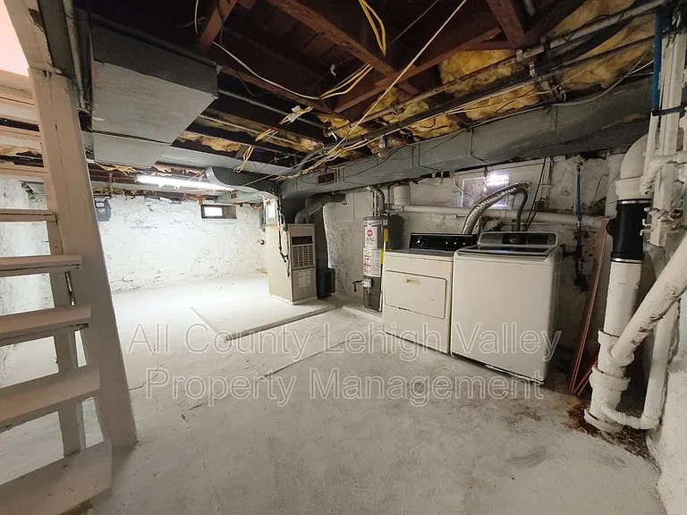 1141 Emmett St — Photo 8
