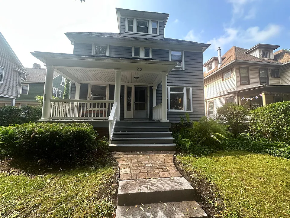 23 Thayer St