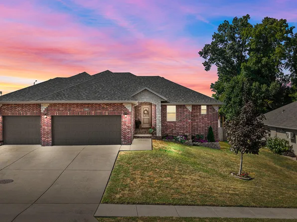 1304 W Millpond Drive, Ozark, MO 65721