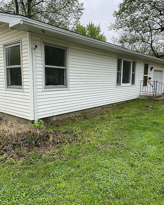 1st image of 718 N 11th St