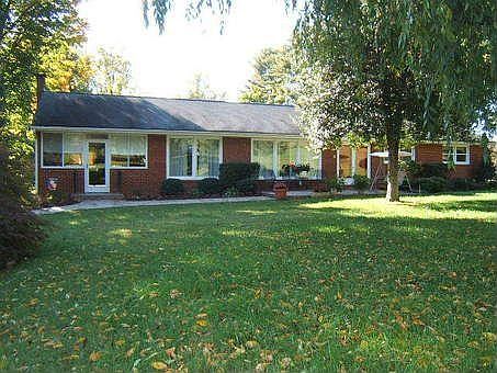 1st image of 511 Peachtree Valley Dr