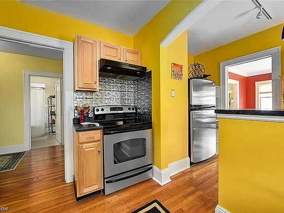 4th image of 1230 Hathaway Ave Unit 2