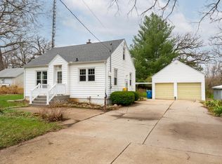 430 S Hackett Rd, Waterloo, IA 50701