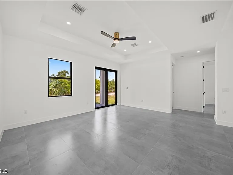 4536 NW 35th Pl — Photo 11