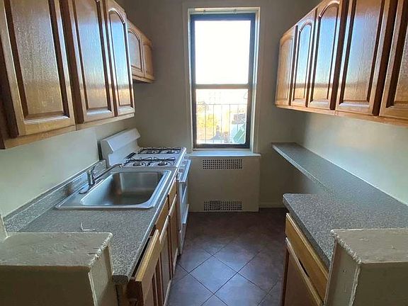 2nd image of 2285 Bathgate Ave APT 5G
