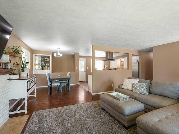 5th image of 2711 W Kiernan Ave