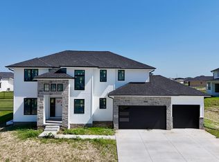 21108 Arlington St, Elkhorn, NE 68022