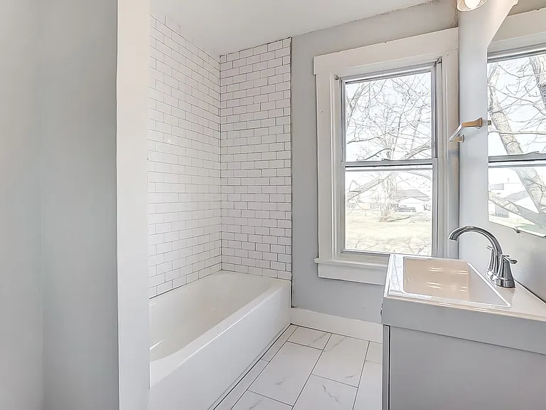 2826 E 2nd St — Photo 18