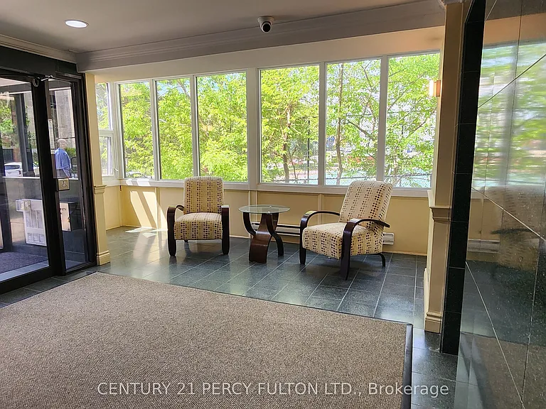 22 Woodlawn Ave E #405 — Photo 4
