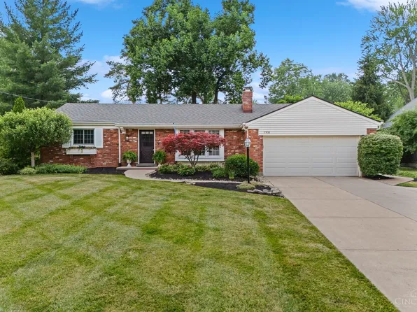 7923 Mitchell Farm Ln, Cincinnati, OH 45242