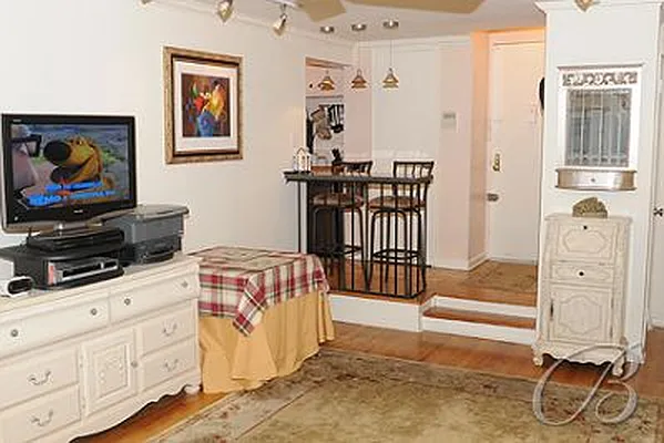 Sold by Bellmarc Realty | media 11