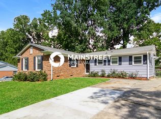 3313 Woodlea Dr, Greensboro, NC 27406