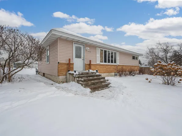 406 3rd St SE, Deer River, MN 56636