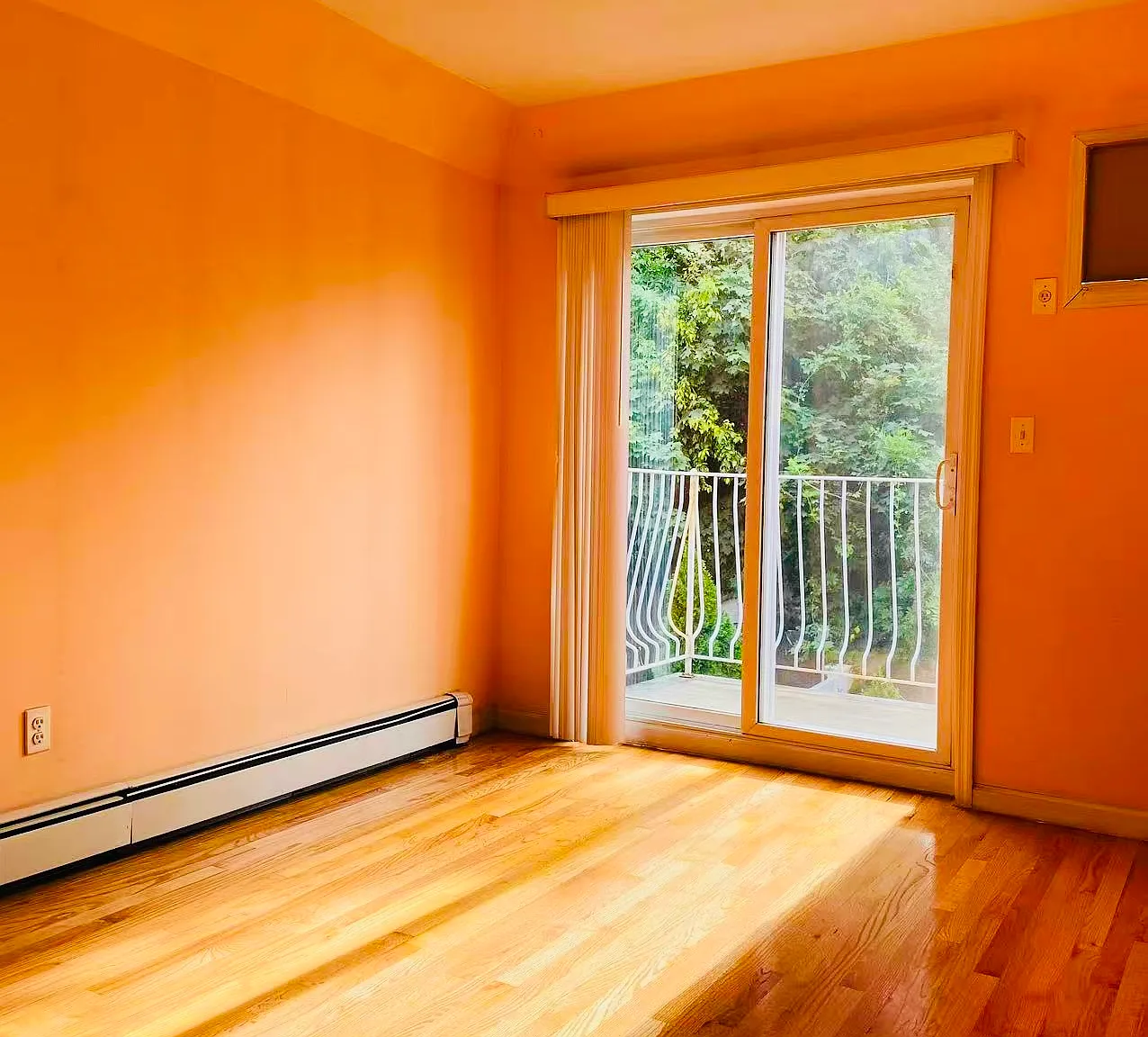 3 bed, 1000 sqft, $3,100 — Photo 4