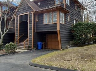 27 Tamarac Ridge Cir #27, Shelton, CT 06484