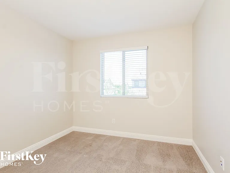 1023 S 151st Ln — Photo 12