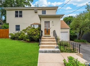 169 River Edge Rd, Bergenfield, NJ 07621