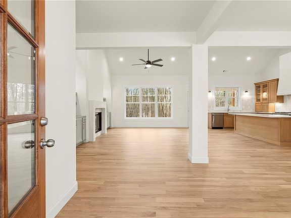 4th image of 2020 Darby Rd