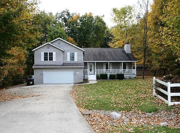 3rd image of 69 Hillside Ct
