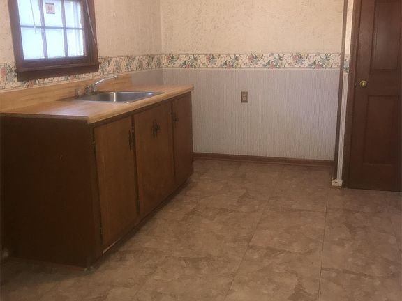 4th image of 5068 Gillsville Hwy