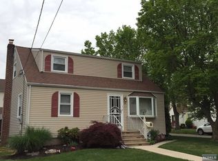41 Woodward St, Saddle Brook, NJ 07663