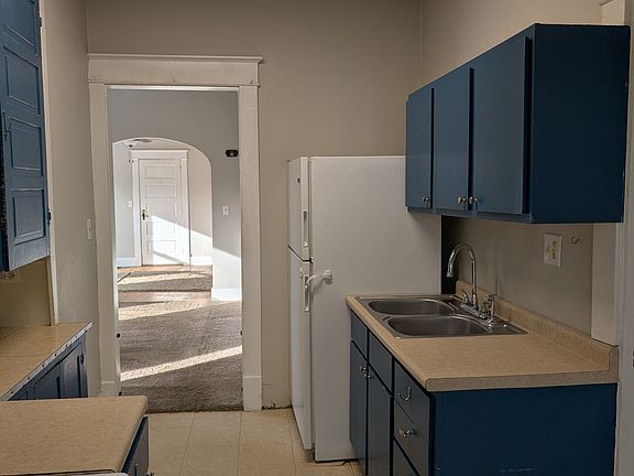 5th image of 840 S Ironwood Dr #3