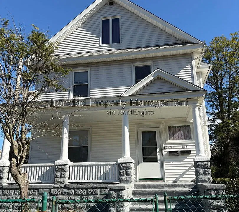 303 2nd Ave #1