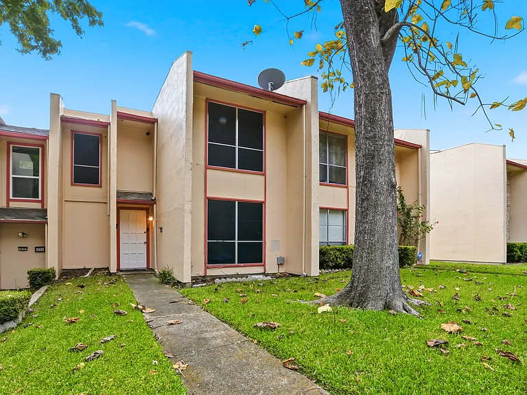 334 Valley Park Dr — Photo 31