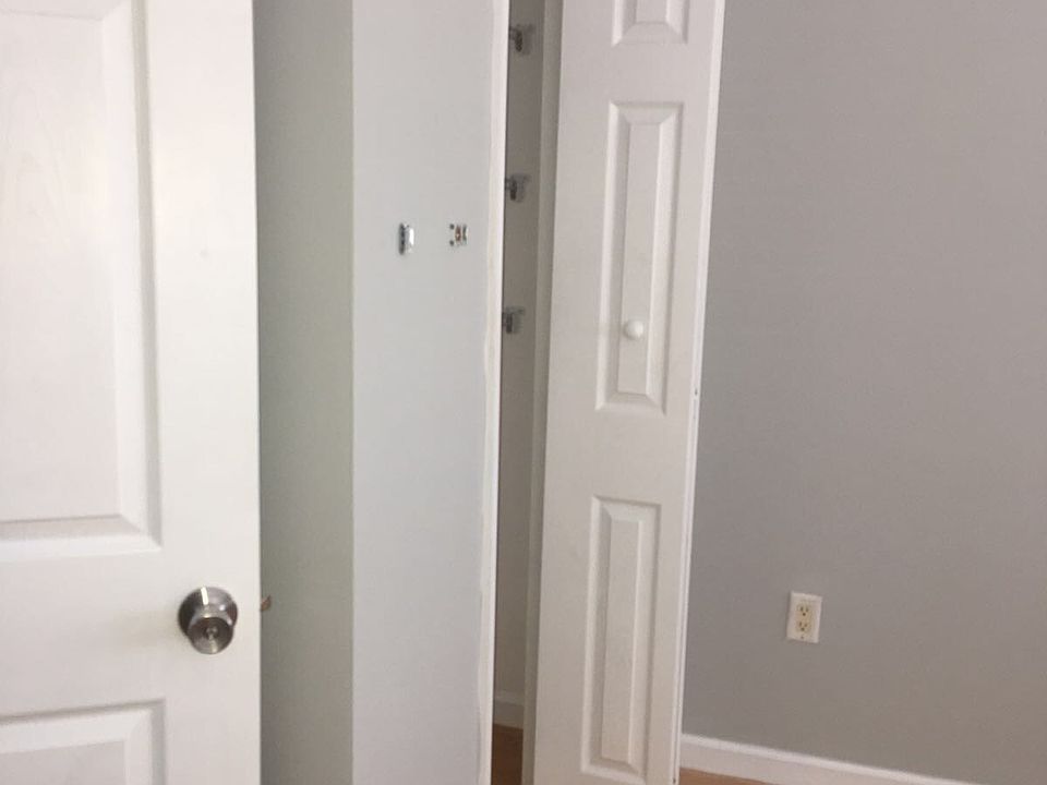 1st image of 716 NE 4th Ave
