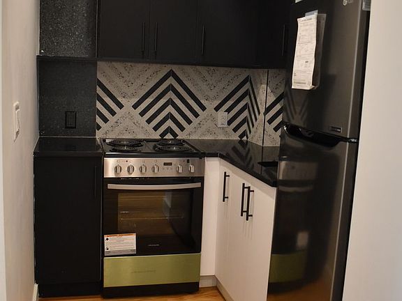 4th image of 779 Franklin Ave Front 5