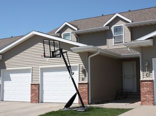 3518 Banar Dr SW UNIT B, Cedar Rapids, IA 52404